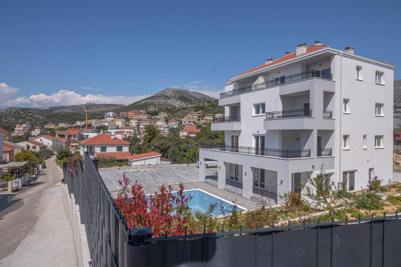 Villa Barbara & Zoran With Heated Swimming Pool Seget Vranjica Exterior foto