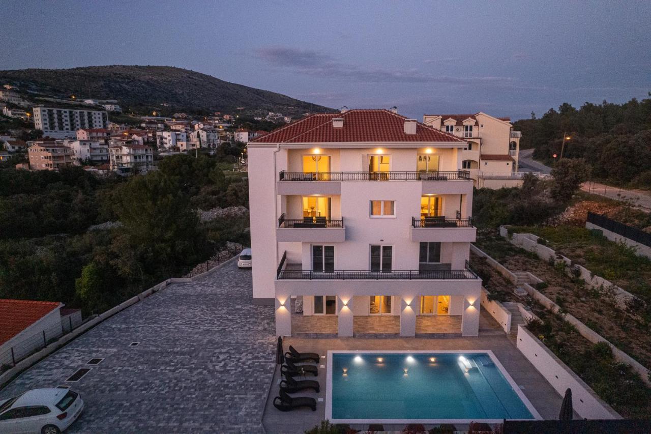 Villa Barbara & Zoran With Heated Swimming Pool Seget Vranjica Exterior foto