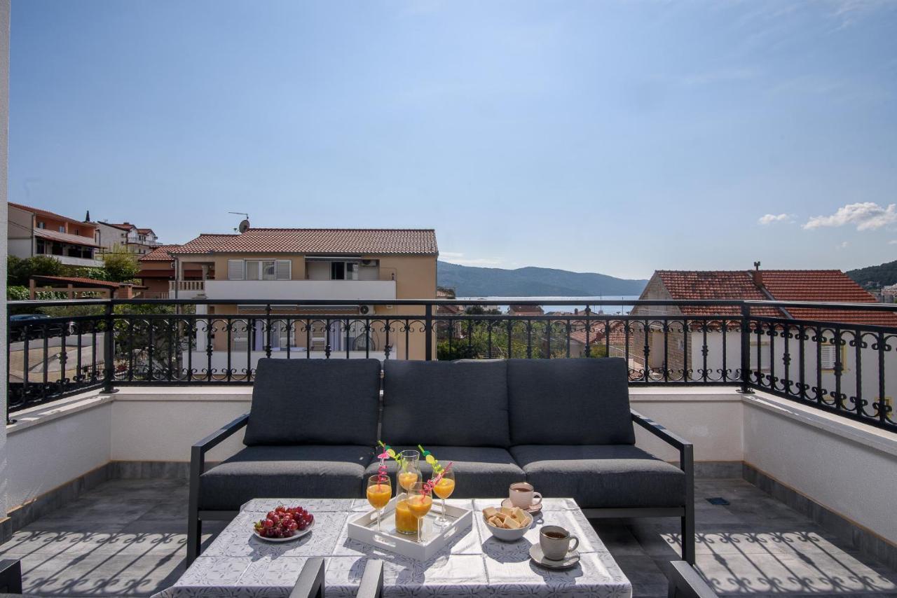 Villa Barbara & Zoran With Heated Swimming Pool Seget Vranjica Exterior foto