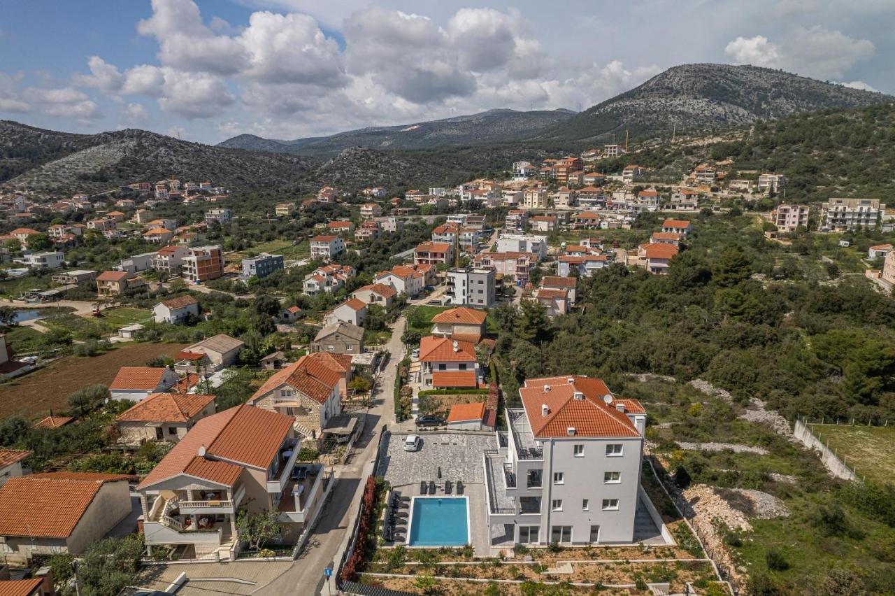 Villa Barbara & Zoran With Heated Swimming Pool Seget Vranjica Exterior foto