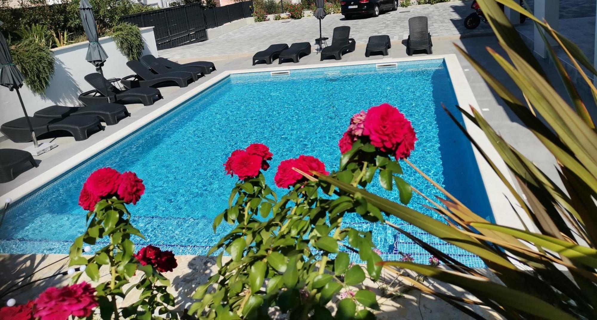 Villa Barbara & Zoran With Heated Swimming Pool Seget Vranjica Exterior foto