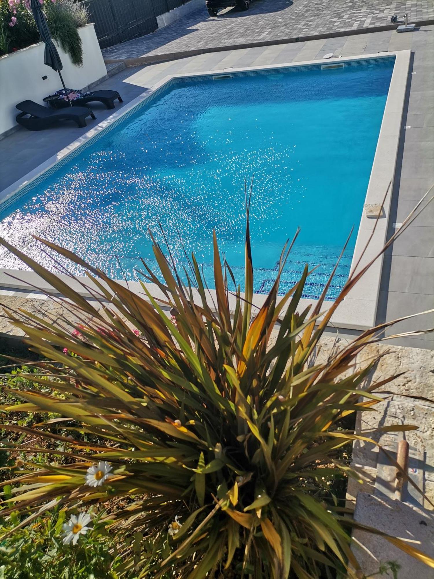 Villa Barbara & Zoran With Heated Swimming Pool Seget Vranjica Exterior foto