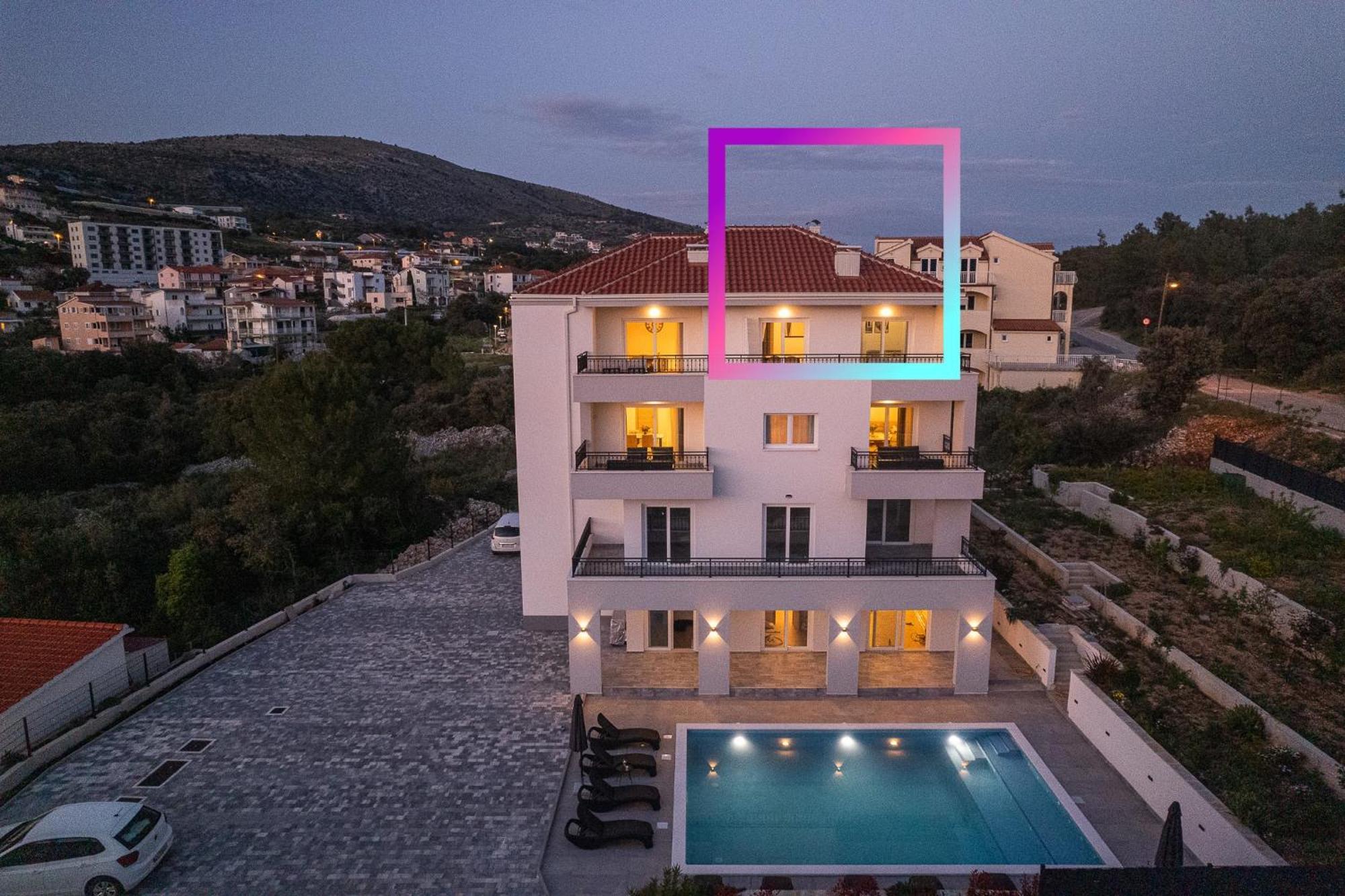 Villa Barbara & Zoran With Heated Swimming Pool Seget Vranjica Quarto foto