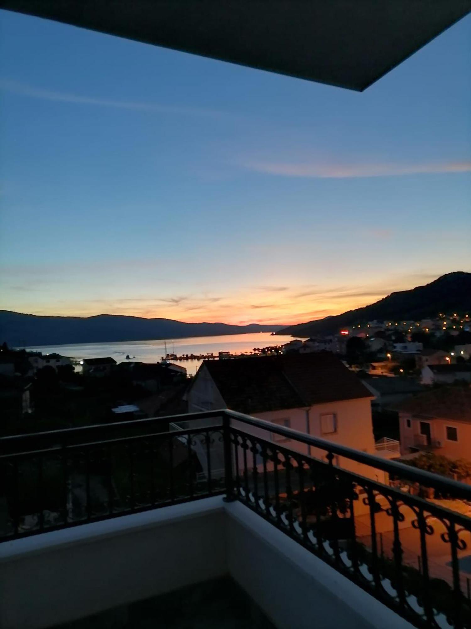 Villa Barbara & Zoran With Heated Swimming Pool Seget Vranjica Exterior foto